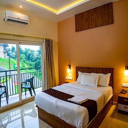 Karimb Resorts Vallikavungal Exterior photo