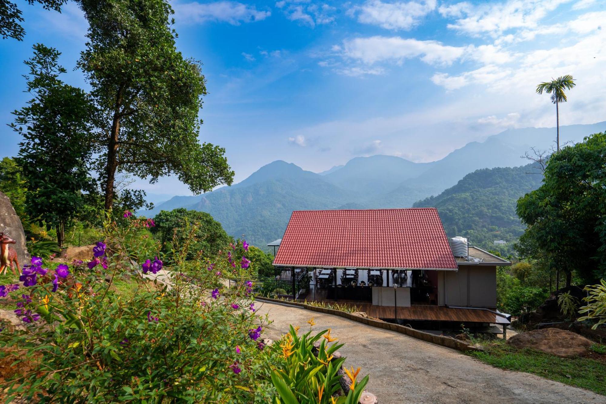Karimb Resorts Vallikavungal Exterior photo